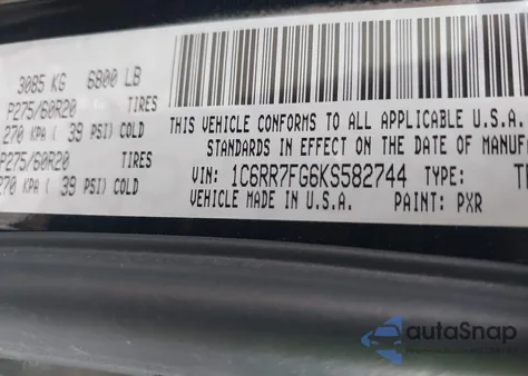 2019 Ram 1500 Classic Express 4X4 6'4 Box z USA, uszkodzony, nr VIN 1C6RR7FG6KS582744